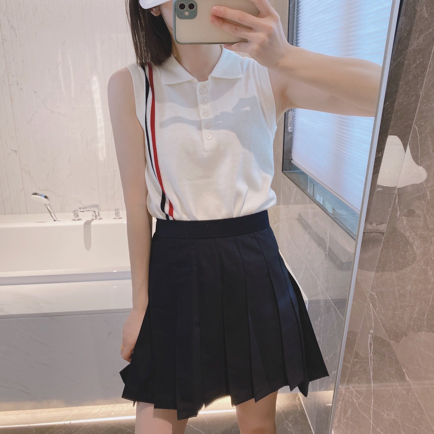 2025 Sleeveless sweater