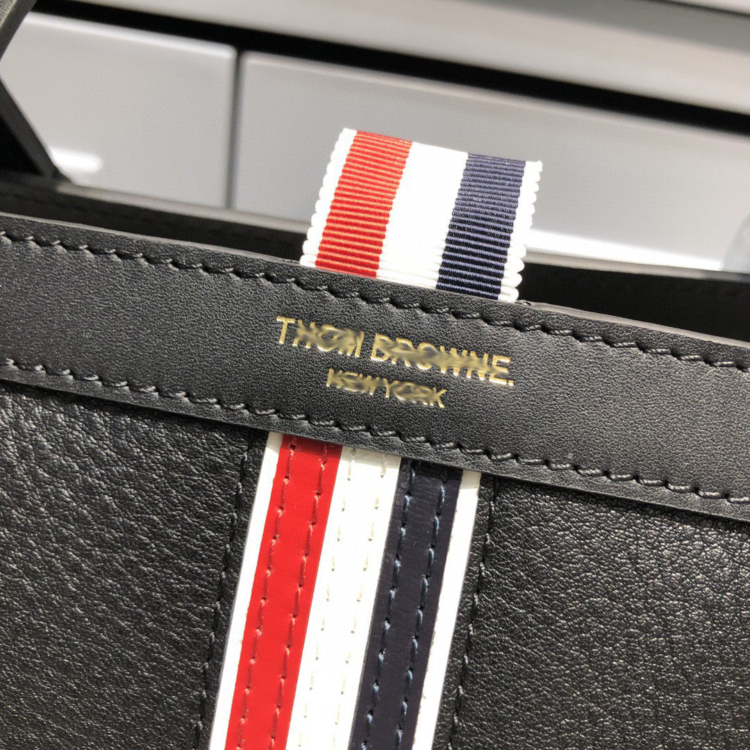 2025 SS Top-grade cowhide messenger bag