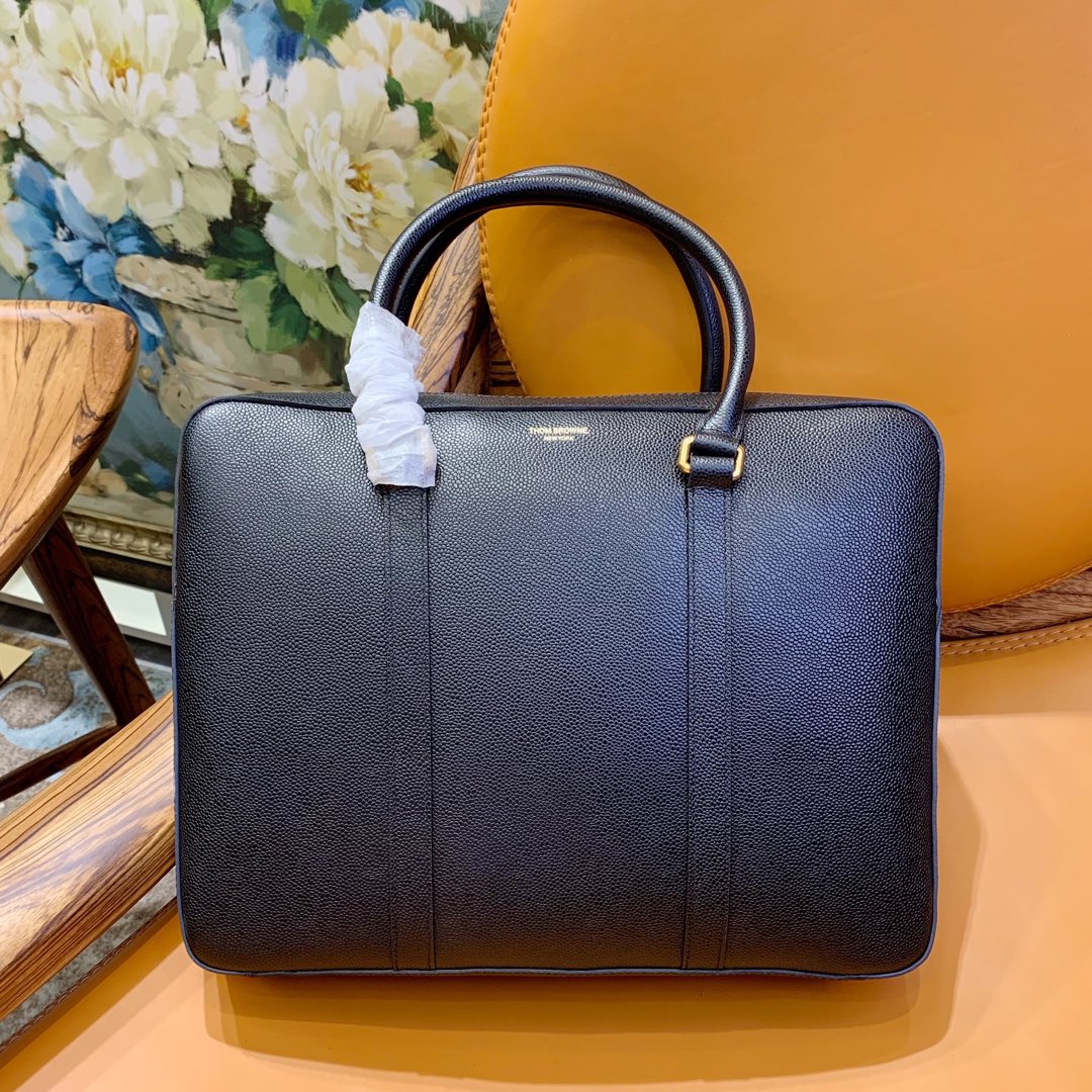 2025  Top-grade leather briefcase