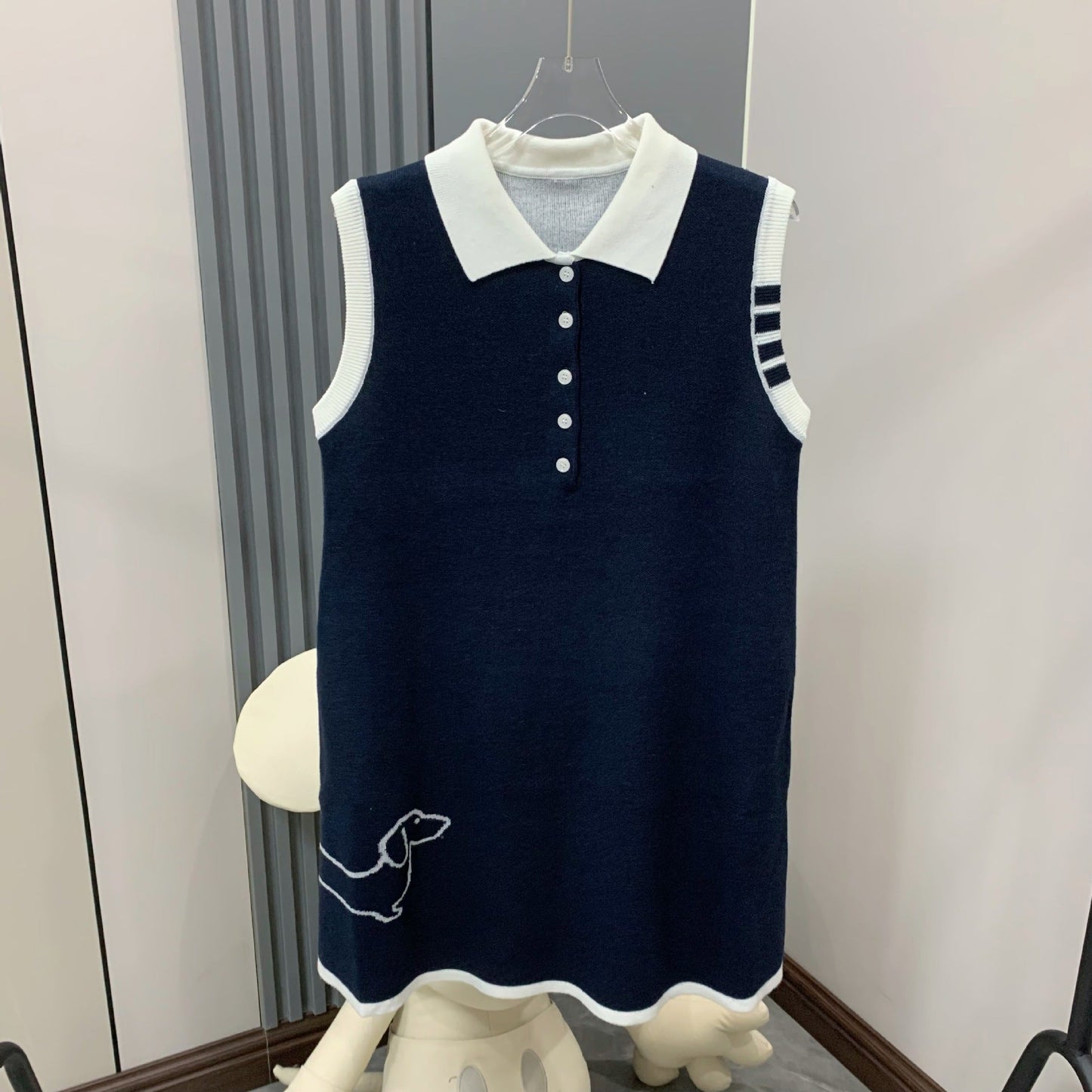 2025  Sleeveless dress