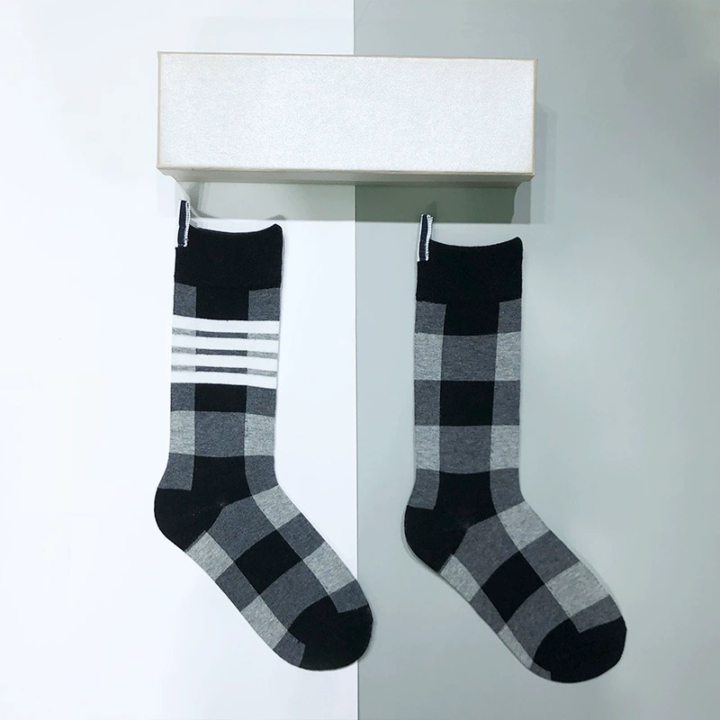 2025 Four-stripe check socks